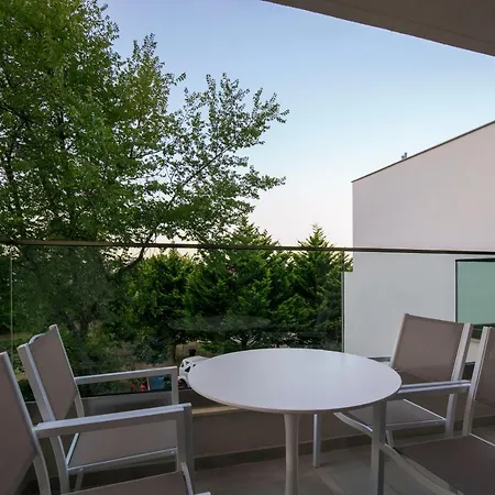 B&d Luxury Apartment